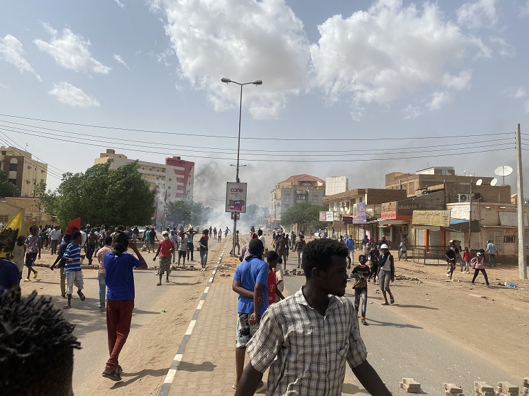 تراجع المحتجون من محطة شروني لحديقة القرشي (الترا سودان)