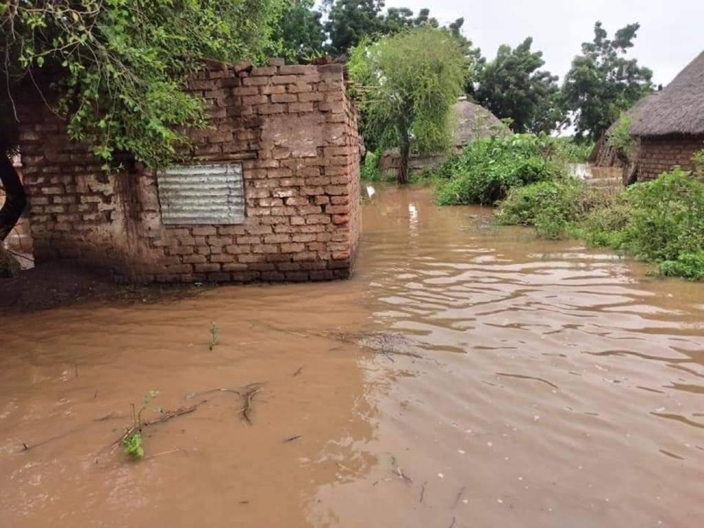 المياه غمرت أكثر من عشرين قرية