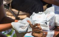 فحص ملاريا في السودان