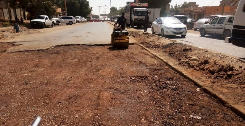 أعمال الصيانة في طرقات العاصمة الخرطوم