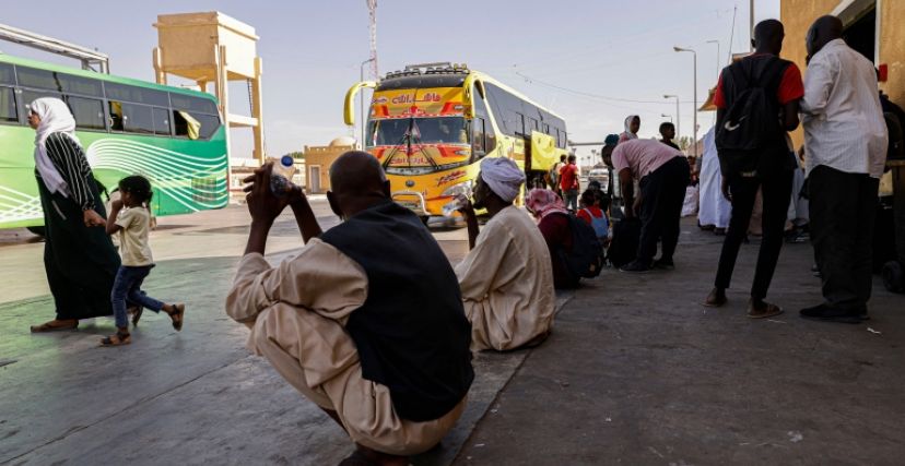 سودانيون عالقون في معبر حدودي مع مصر