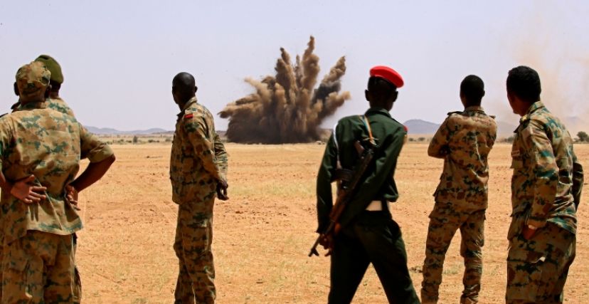 جنود وضابط من الجيش السوداني